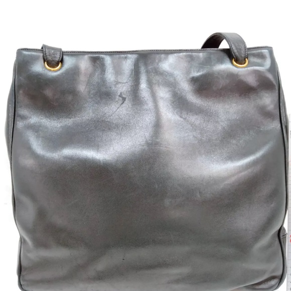 CHANEL CC LOGO STUDDED TOTE BAG - Picture 6 of 16